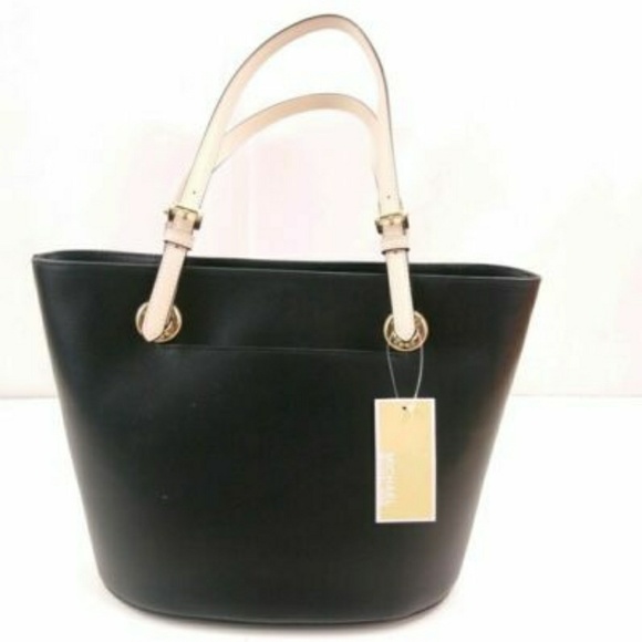 🎉SOLD🎉 Michael Kors Jet Set MD Leather Tote - Picture 2 of 8